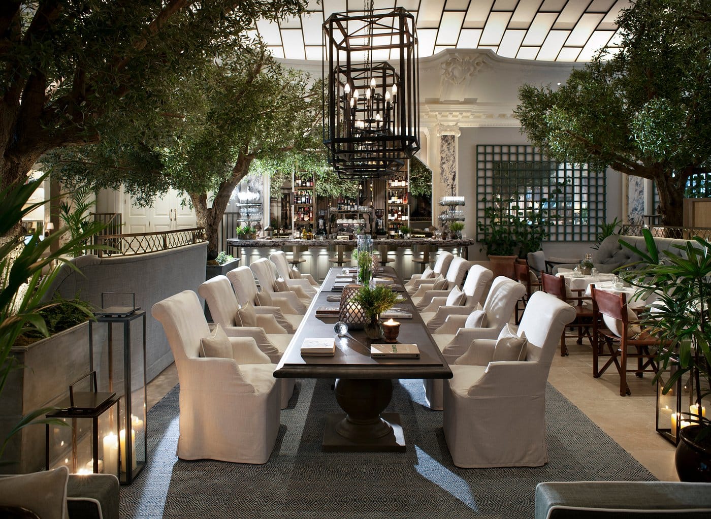 Palm Court, the long table